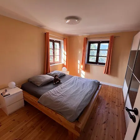 Δωμάτια σε οικογενειακή κατοικία Gaestehaus Amann, Naehe Porsche, Flughafen, Messe , Haus Auensee & Bmw *